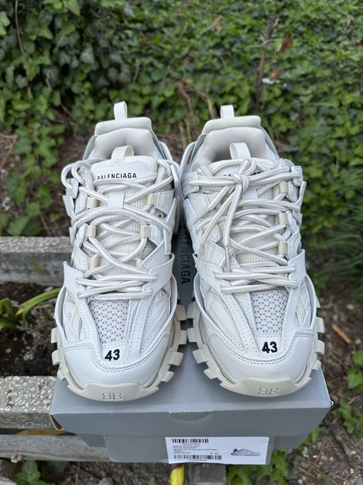 Balenciaga track (cream/white)