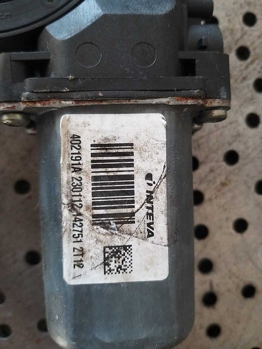 Motoras macara stanga spate nissan qashqai j10 +2 facelift 402191a