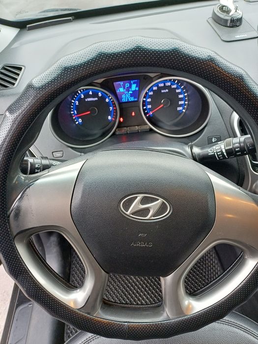 Автомобиль Hyndai Tukson ixs 35
