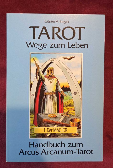Таро комплект Arcus Arcanum + отделна книга Der Lombardische Tarot
