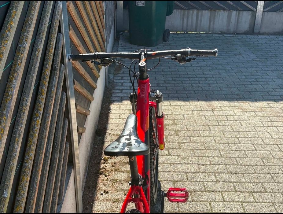 Vând bicicleta cube pe 27.5