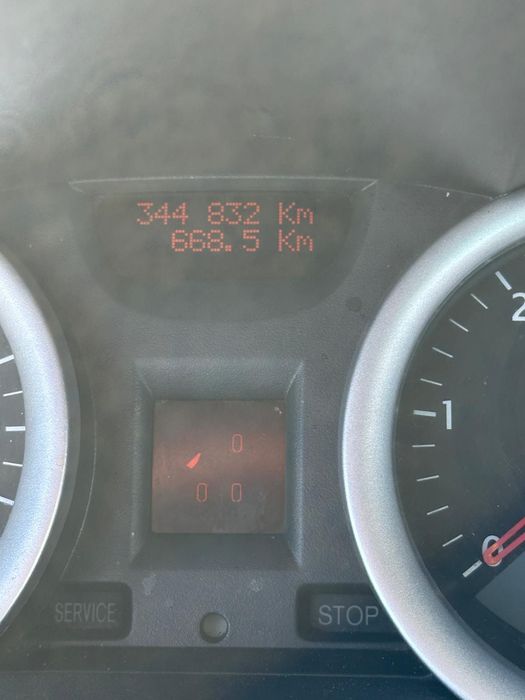 Renou cabrio 19dizal,131cai putere anul fabricației  2005 km 344 de mi