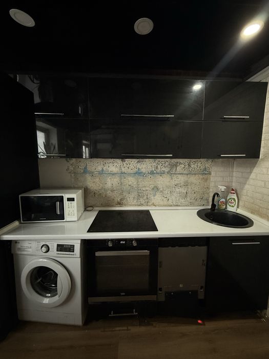 Кухоныый гарнитур 3 м