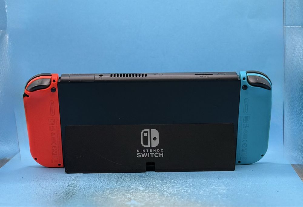 Преносима конзола Nintendo Switch + Joy-Con