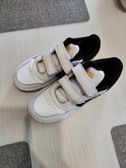 Маратонки Adidas 33 номер