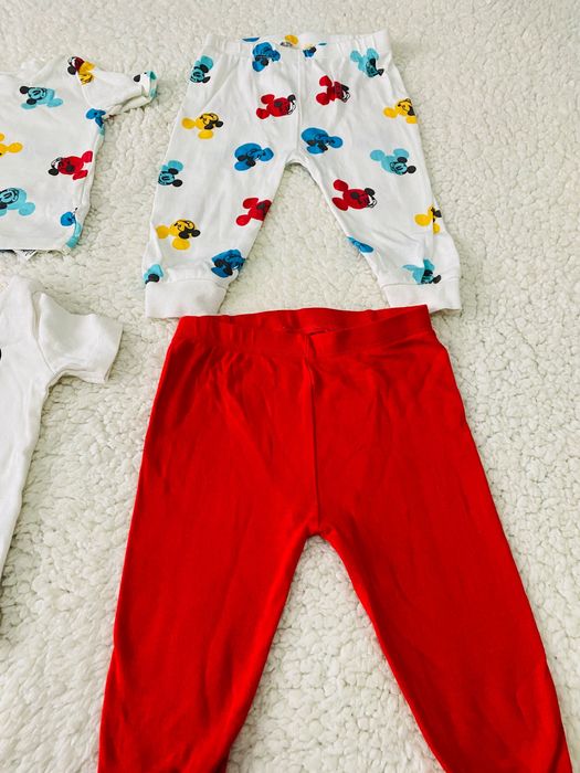 Set 4 piese compleuri bebe mărimea 68 stare impecabilă