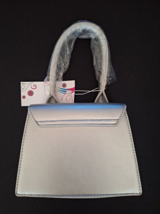 Нова дамска чанта