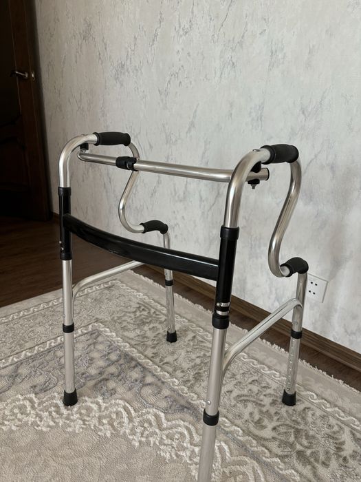 Ходунок взрослый,новый