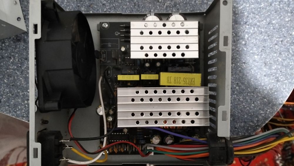 Pitaniya 500W yangi!