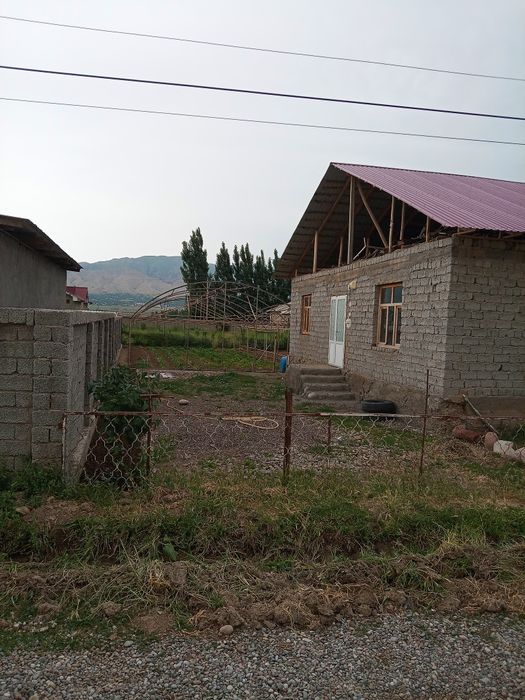 Bo'stonliq tumani Uchastka 10 sotx dumaloq qishloği gazalkentga qoʻwni