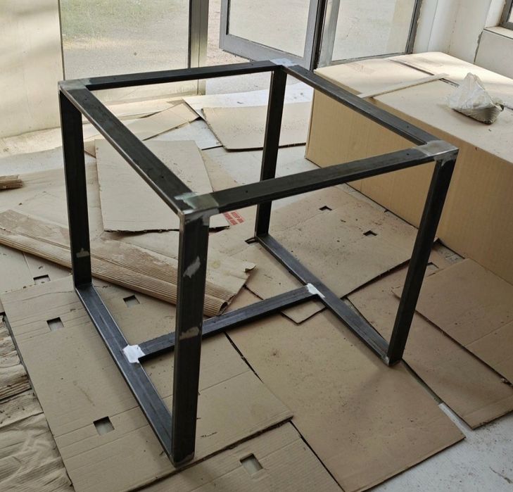 Основи за трапезна и Холна маса