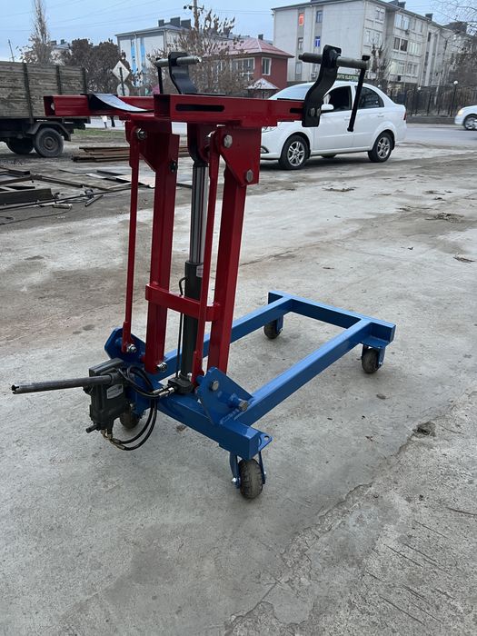 Domkrat og’ir karopka matorlarni ko’tarib tushurish uchun