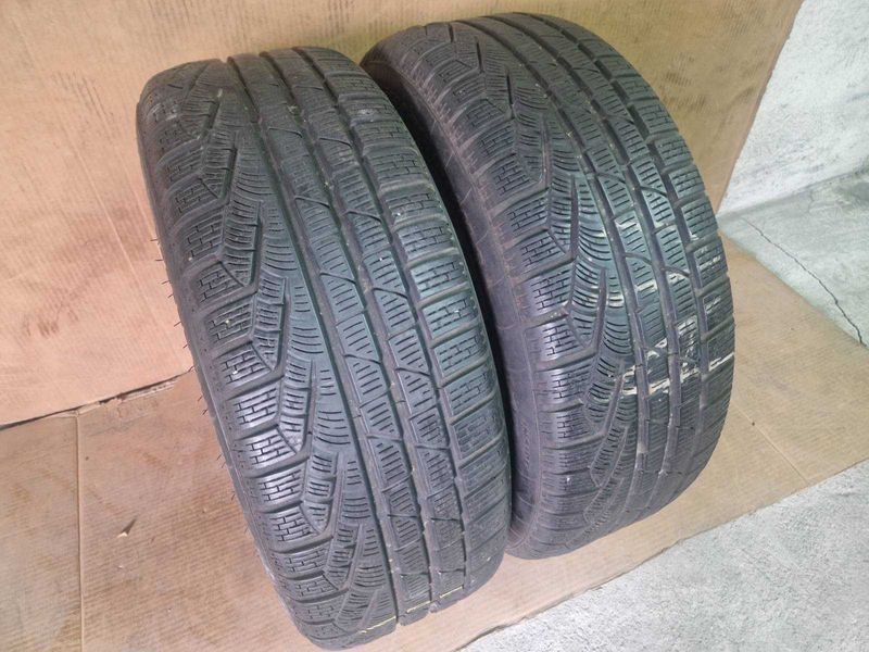 2 Pirelli R17 225/55
зимни гуми
DOT3421