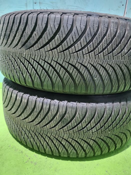 2 бр всесезонни 225/55/17 Goodyear