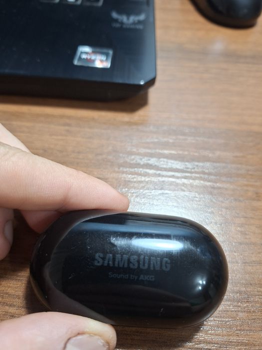 Продам кейс от наушников samsung buds