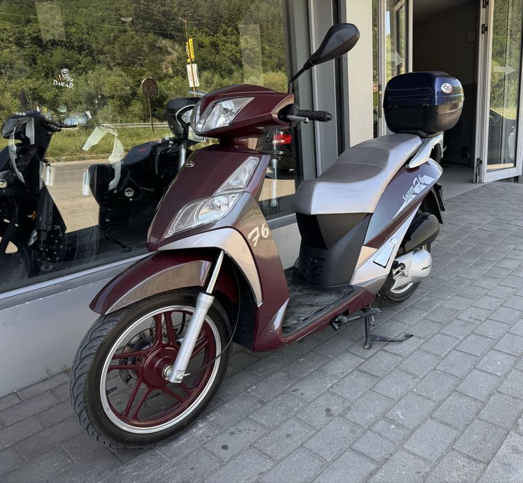 Почти нов скутер без никакви забележки 125 кубика 4 тактов