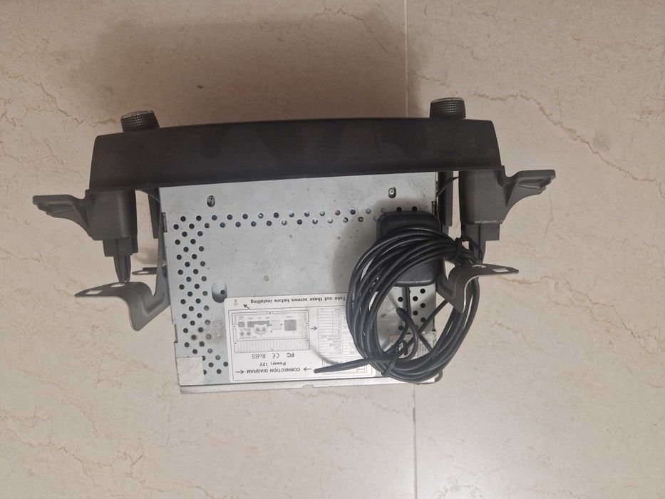 Головное устройство на rav4