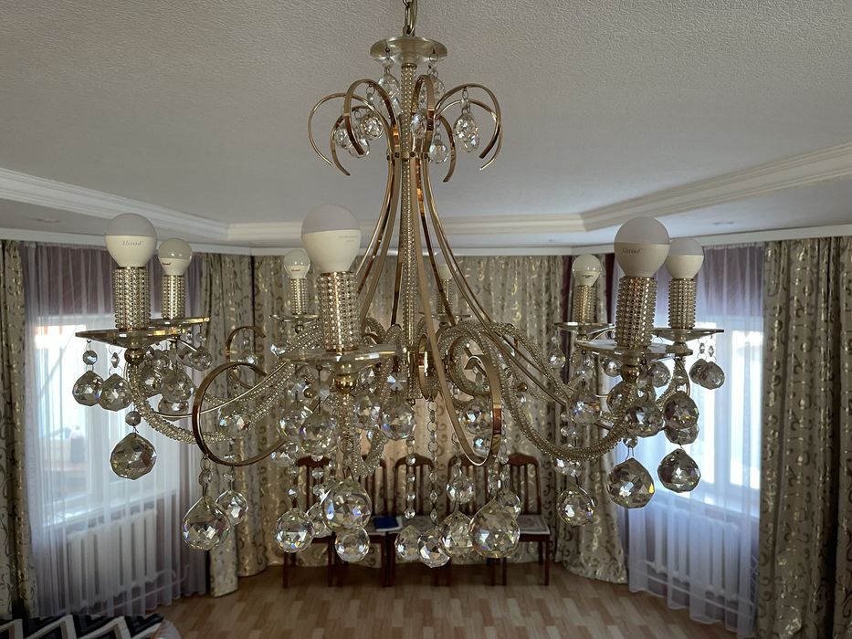 Люстры на разные комнаты