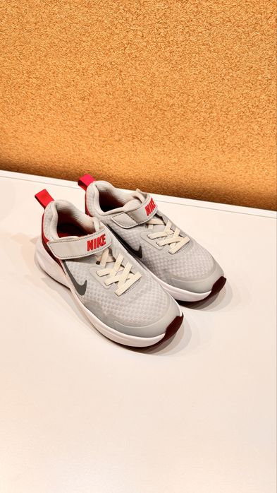 Кроссовки Nike на девочку размер 31,5