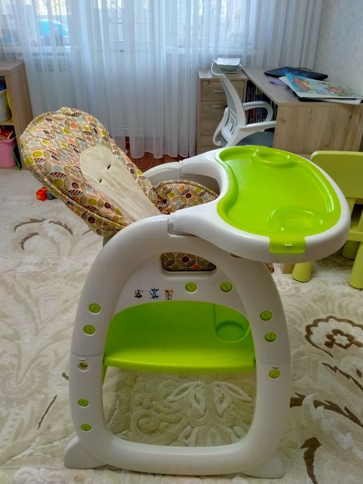 Детский стульчик для кормления