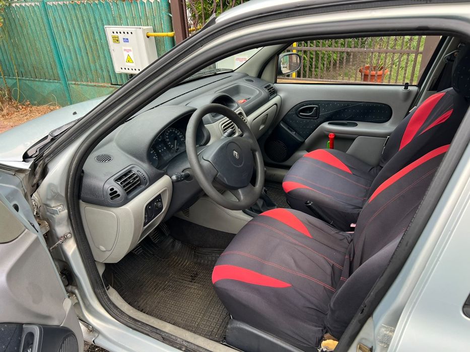Vând Renault Clio