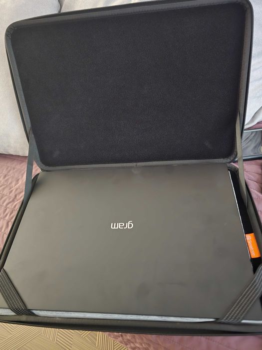 LG Gram 17 CopilotPC Intel Core Ultra 7  32GB RAM  2TB SSD Touchscreen