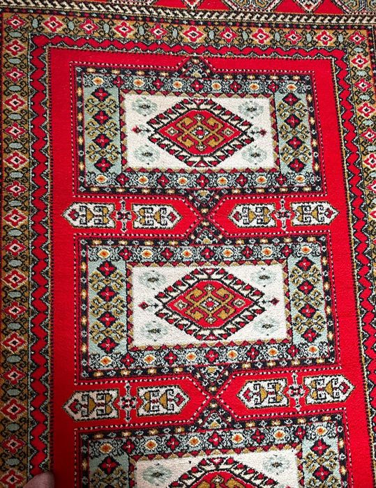 Продам ковры и мебель