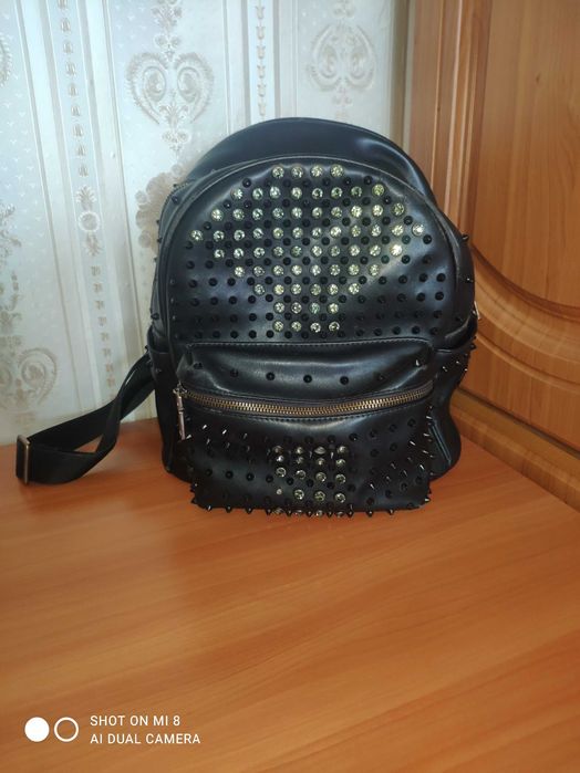 Дамски раници и чанти