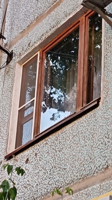 Продам Два окна б/у натуральное дерево