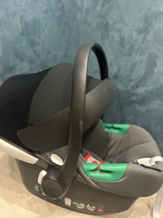 Столче за кола Cybex Aton b2
