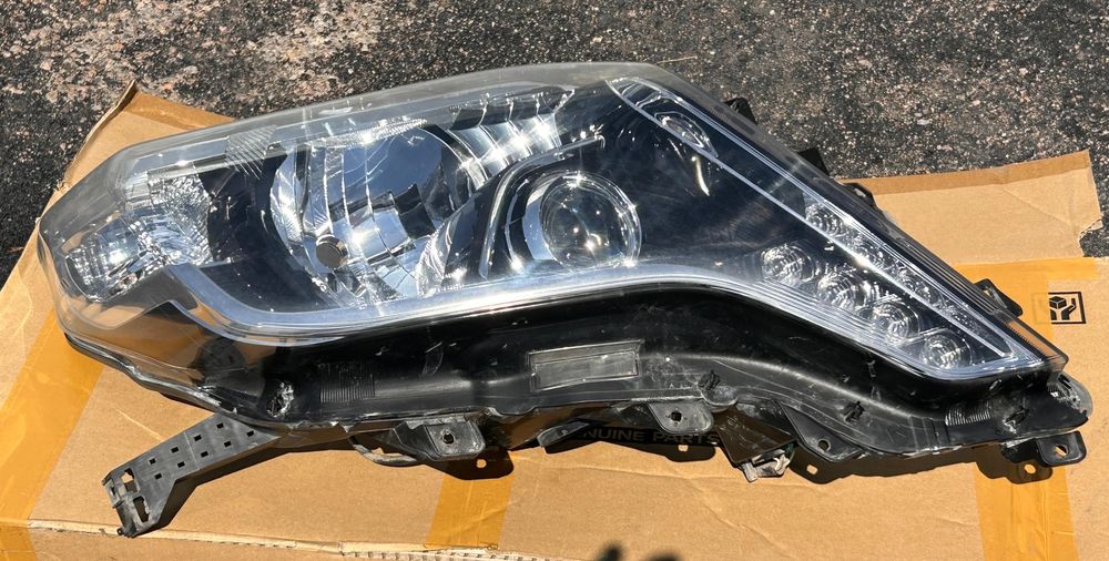 Prado 150 правая фара LED AFS оригинал