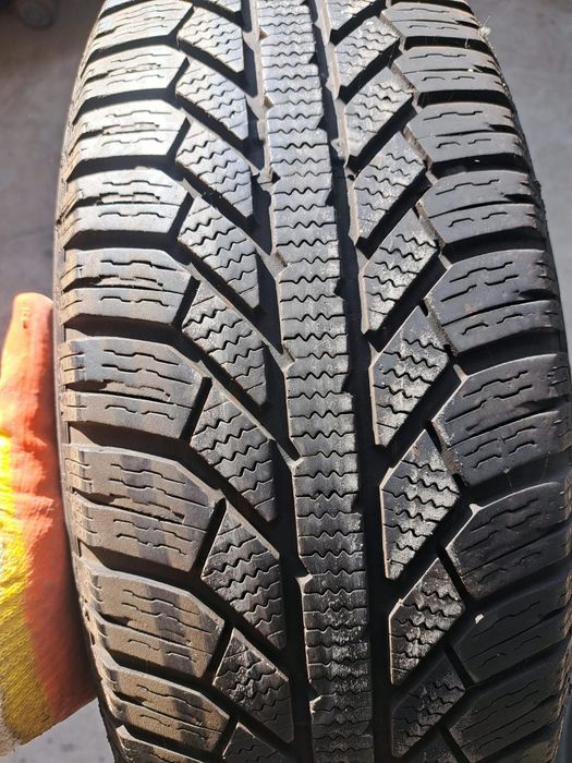 2 anvelope iarnă 185 65 r15 Semperit