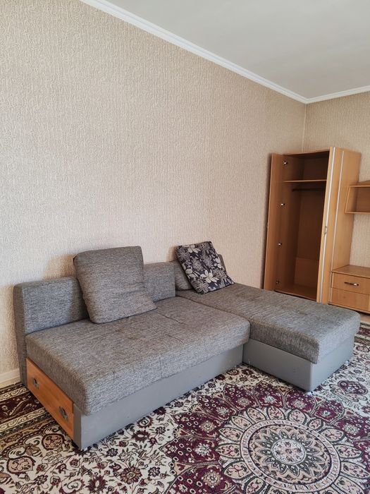 Продам диван для зала или холла