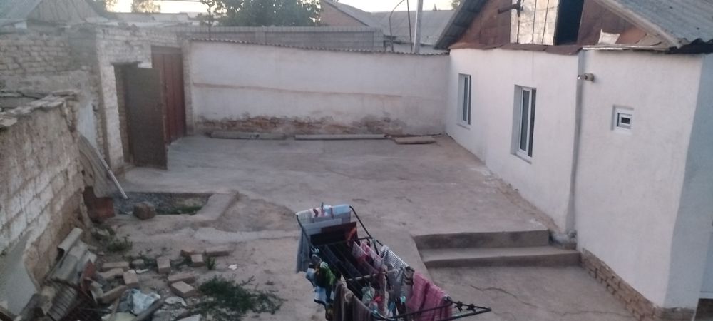 Hovli uy sotiladi 87.000$ kami bor