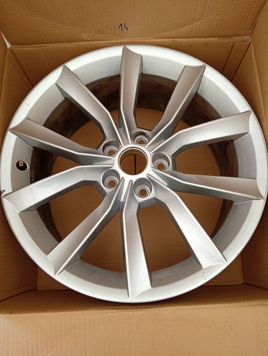 1 janta R18 Skoda superb 3 B8 3v0 601 025 ag Slatina • OLX.ro