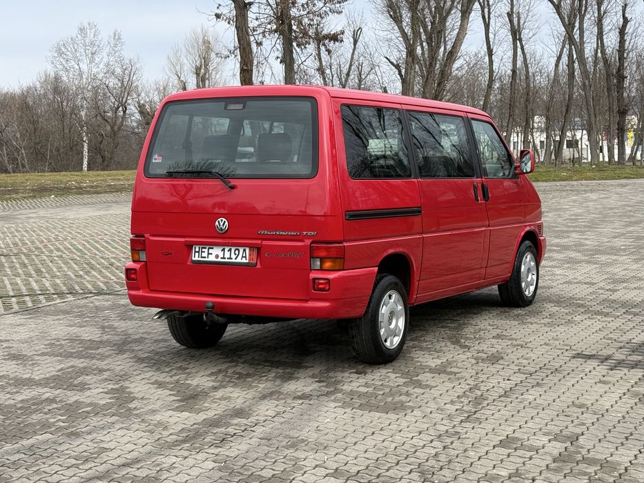 volksagen multivan Diesel 2.5 102cp