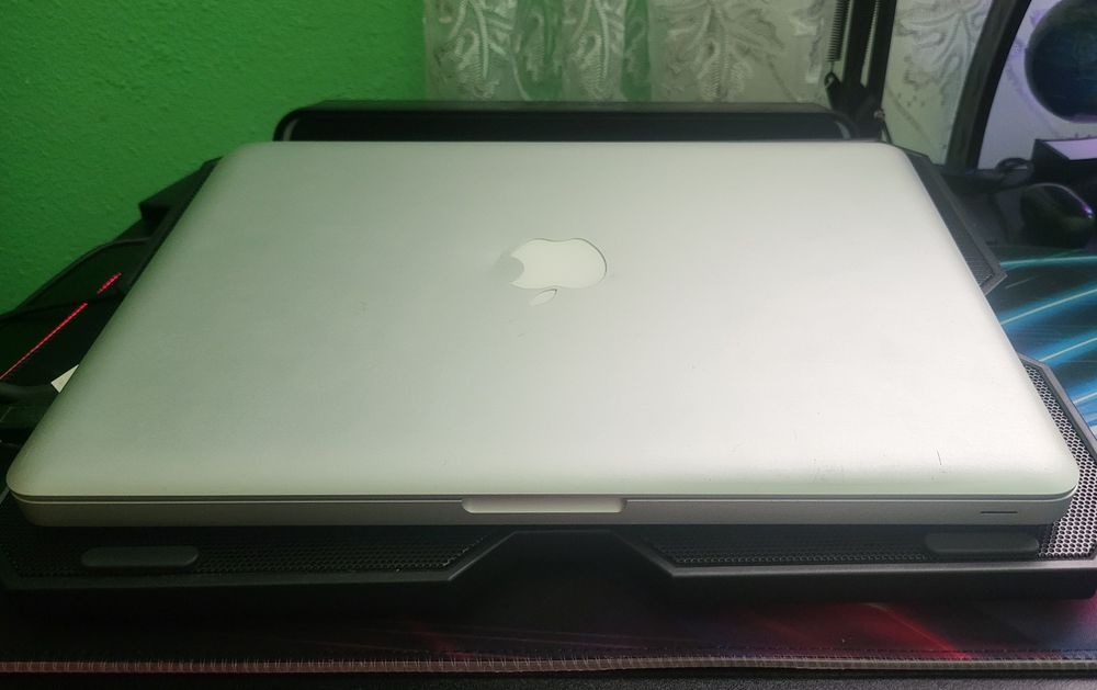 Vand Macbook Pro