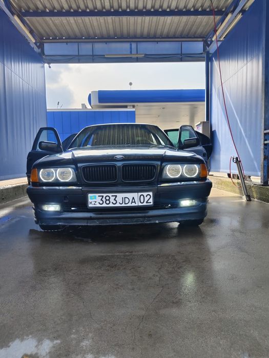 Продается машина  BMW 178