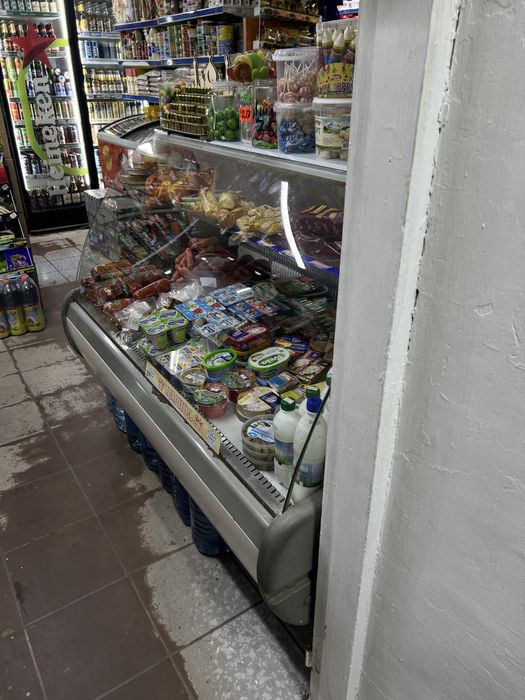 Витрынный холодильник