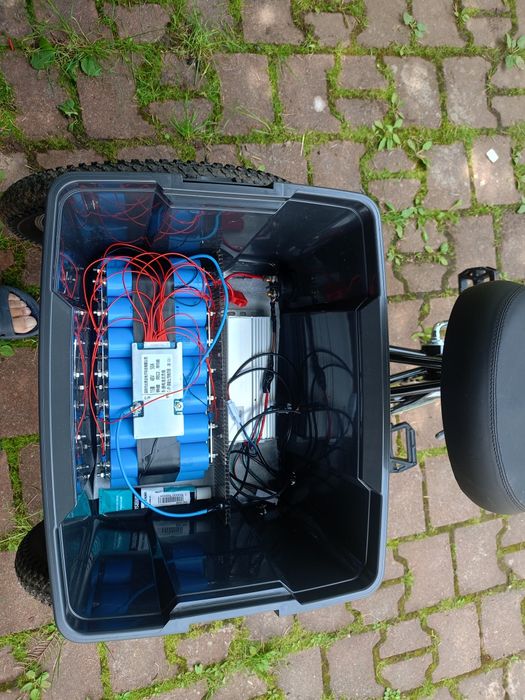 Vând baterii Eve c40 20A LiFePO4 3,2v
