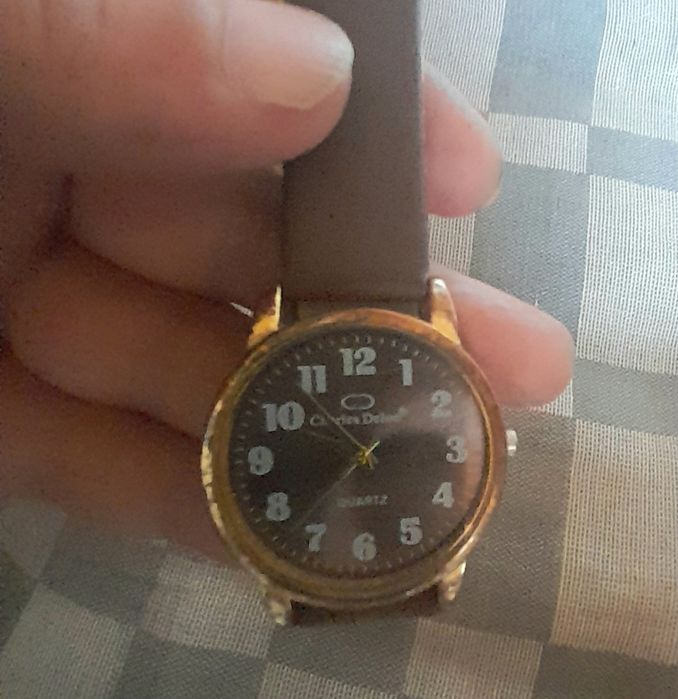 Кварцови електронни часовници