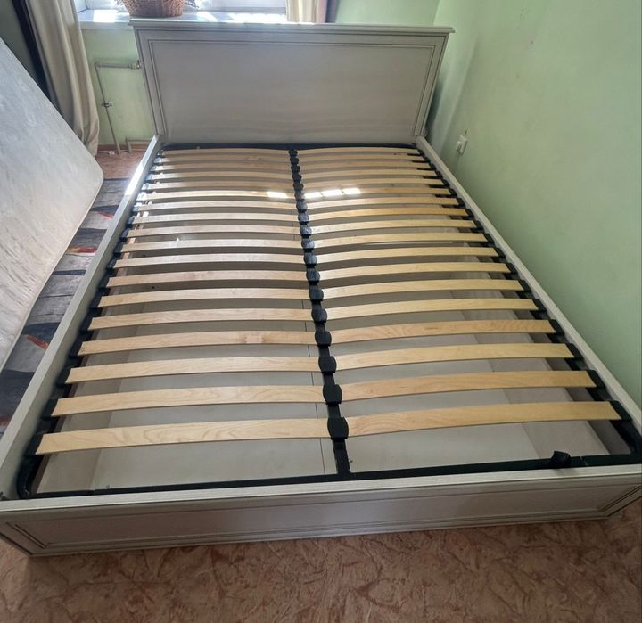 Продам кровать с подъемным механизмом