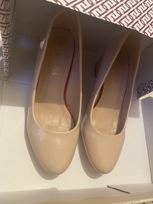 Продам женские туфли