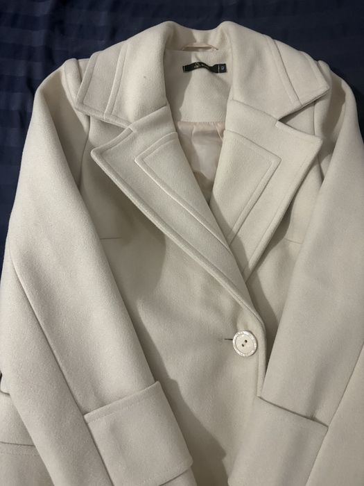 Продам пальто 42 размер