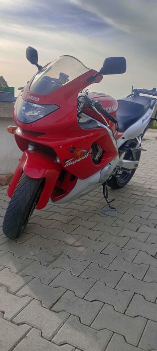 Motocicletta Yamaha 600
