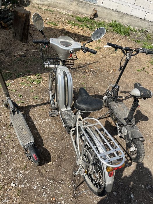Dezmembrez 2 trotinete electrice si o bicicleta.