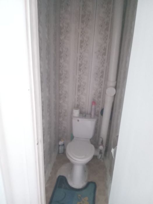 Продается 2 комнатную квартир около паркенского базара у