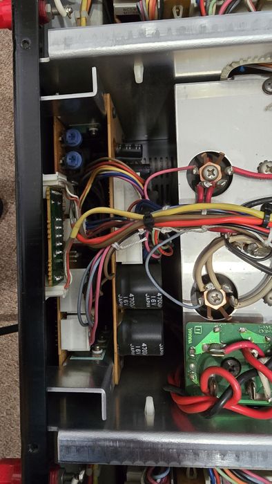 Продавам усилвател(крайно стъпало) YAMAHA PC-2002