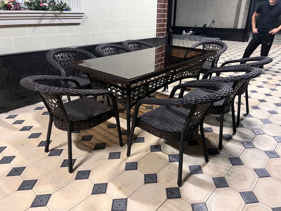 Стол стуля ротанг