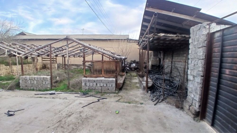 Sirdaryo shahar Shirin MFY da 5.50 sothli uchaska sotiladi